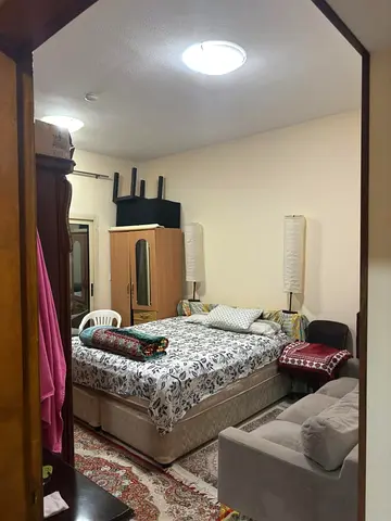 🏡 للبيع شقة غرفتين وصالة في التعاون – الشارقة ✨ فرصة مميزة لامتلاك شقة في واحدة من أكثر المناطق السكنية طلبًا في الشارقة، بإطلالة خلفية هادئة على جز