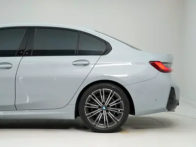 BMW 3 Series 320i, миниатюра 4