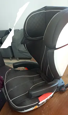 Juniors Brand infant car seat with ISOFIX connectors — good condition