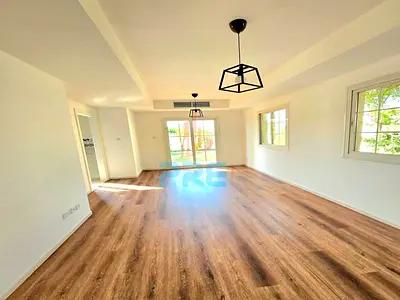 Type 4E I Two- Bedrooms + Study Room I Bright and Well Maintained I Vacant
