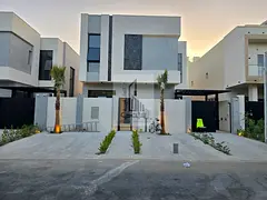 Spacious villa with garden and lounge | Two floors and a rooftop | Water and electricity included | 