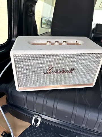 Marshall Kilburn Portable Bluetooth Speaker - White