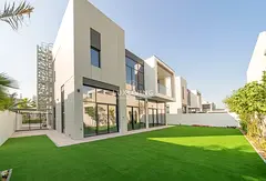 Vastu | Vacant | 5 Bed | Type B | Single Row