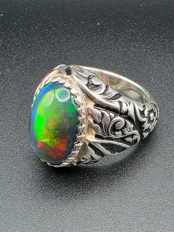 Silver ring with large opal - خاتم اوبال صياغه الشريف