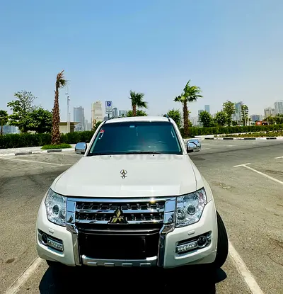 Mitsubishi Pajero GLS Medium Line 2020 GCC Specs