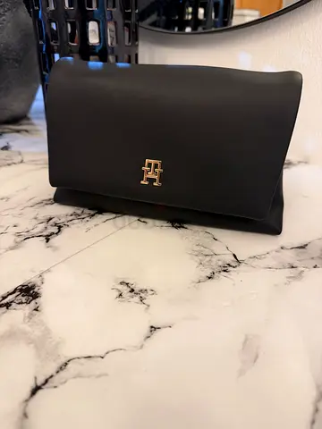 Tommy Hilfiger Black Essential Crossbody Bag