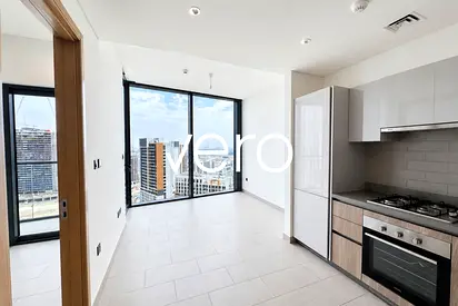 Mid Floor | Multiple Cheques | Ready to Move In