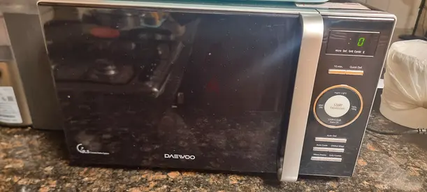 Daewoo Countertop Microwave Oven - Good Working Condition