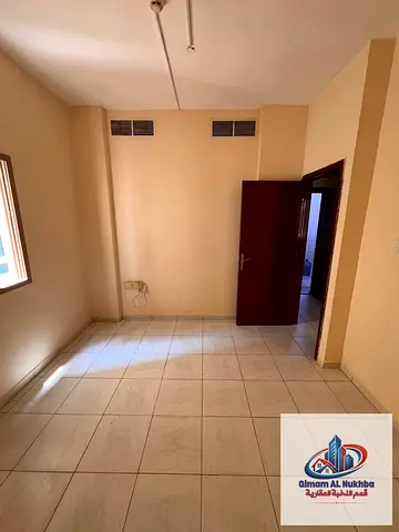 أجمل غرفة وصالة في البوطينة بمساحة ممتازة مع موزع وحمام تكييف وغاز مركزي بناية نظيفة موقع حيوي قريب من جميع الخدمات والمراكز التجارية تأمين شيك