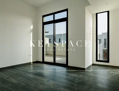 Contemporary Designer Villa in a Tranquil Community | Resale