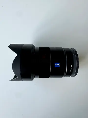 Sony ZEISS Sonnar T FE 55mm F1.8 ZA – Like New!