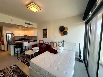 Vacant | Balcony | Prime location