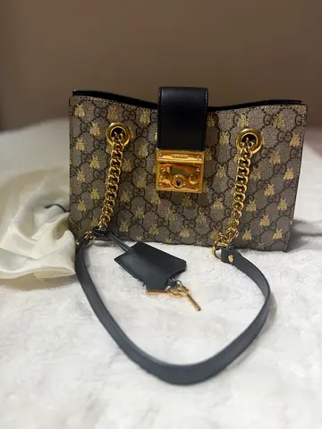 Gucci Padlock bag medium almost new
