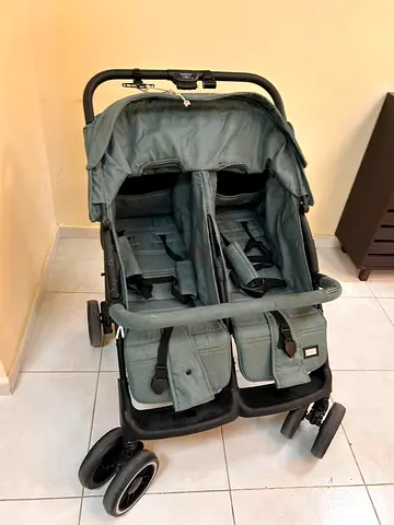 Lightweight compact stroller (foldable) - suitable 0-3 yrs