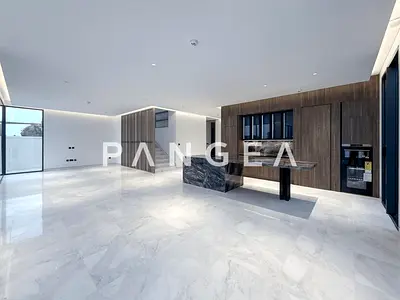 Genuine Listing | Swimming Pool | On the Park