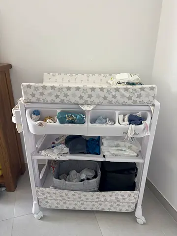 Compact Baby Changing Table with Storage Bins and a bath - Grey Stars