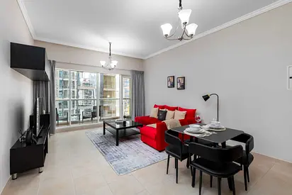 Maison Privee - Comfortable Downtown Apartment w/ City Skyline Vws