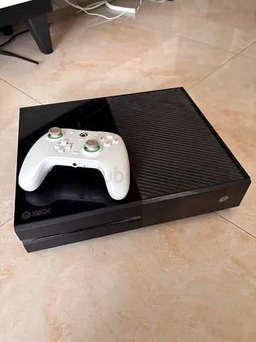 URGENT SALE Xbox One with gamesir magnetic controller and all wires