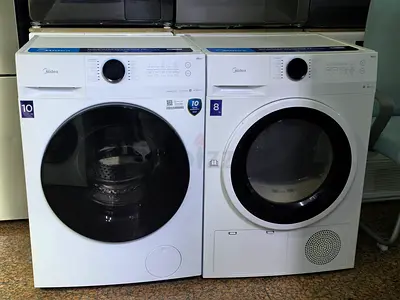 Midea Wifi model 10kg washer  8kg Dryer set flawless condition