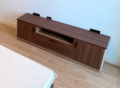 5ft wooden TV cabinet / media console in good condition