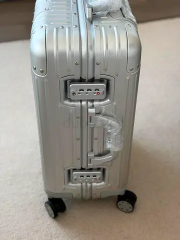 Suitcase aluminum