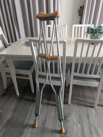 Aluminum Underarm Crutches - Lightly Used