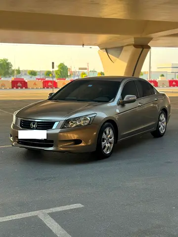 2009 Honda Accord 2.4 Mid option GCC