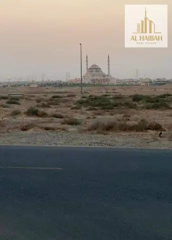 للبيع اراضي سكنية بالشارقة منطقة الرقيبه موقع مميز جدا