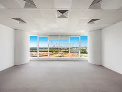 Fully Fitted Office | 4 Cheques Accepted | Vacant