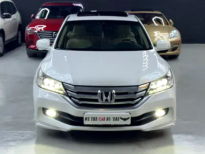 HONDA ACCORD 2016 146000 KMS GCC-SPECS V6 3.5 LITERS FULL OPTIONS FINEST CONDITION