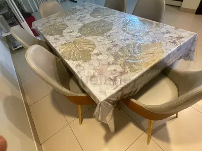 6-seater dining table with upholstered chairs (set) - good condition