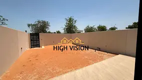 Single Row | Private Garden | Vacant Now