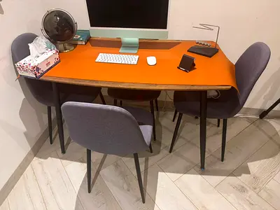 Table and chairs for sale