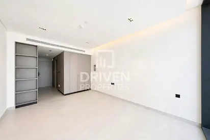 Brand New Building | Great Amenities | Vacant