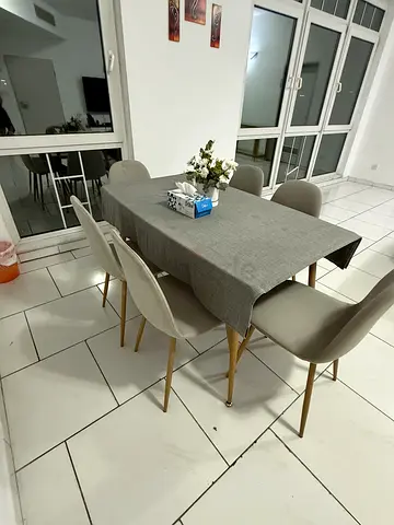 Modern 6-Seater glass Dining Table with Upholstered Chairs - Light Grey