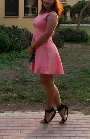 Betsy Johnson Pink jacquard sleeveless summer dress, size approx M-L - gently used