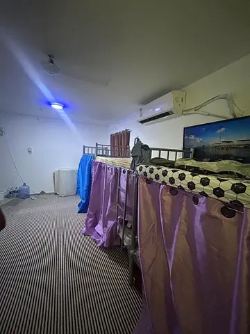 Bed Space Room