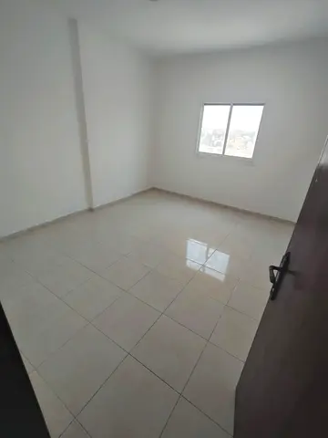 For Annual Rent in Ajman One-bedroom apartment with a balcony. Location: Al Rawda 2, near Kenz Market Hypermarket. Annual Rent: AED 27,000. Paymen