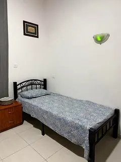 MALE BEDSPACE AVAILABLE IN JVC