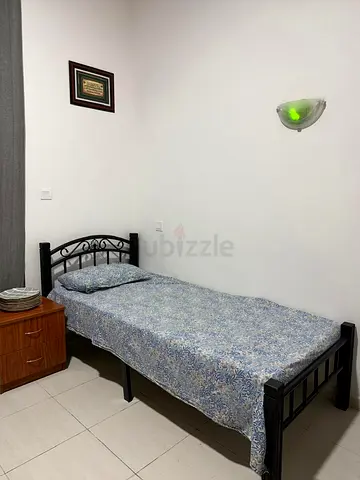 MALE BEDSPACE AVAILABLE IN JVC