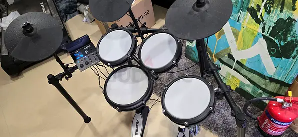 Alesis nitro max electric drumset