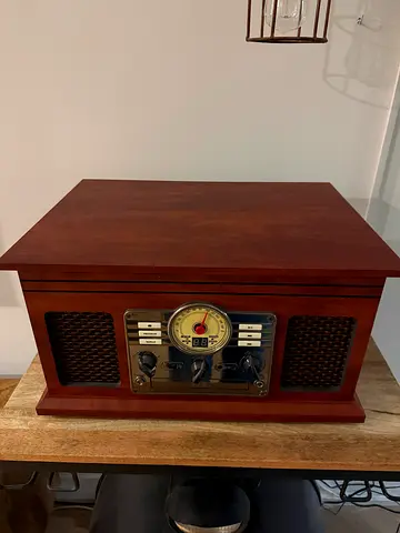 Victoria Record Player