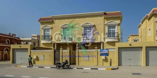مجمع فلل فخم يقع في الصبخة، الشارقة، الإمارات العربية المتحدة
