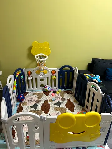 Baby Playpen / Activity Play Yard with Basketball Hoop