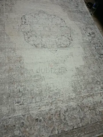 Light neutral vintage-style area rug 200x300cm (approx.)