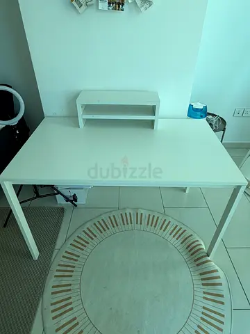 White minimalist study desk / computer table - good condition