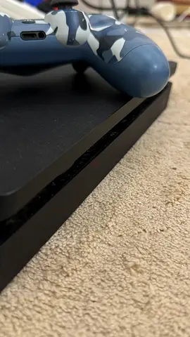 PlayStation 4 Slim Neat anx clean console with DualShock controller - excellent condition