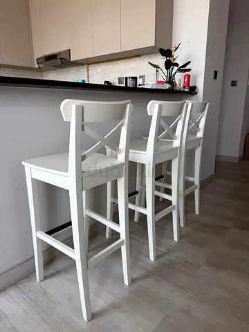 Set of 3 White Wooden Counter Stools - Excellent Condition