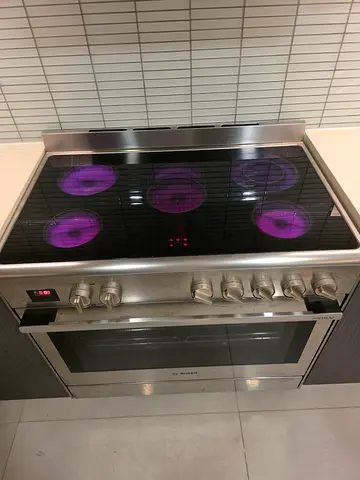Under Warranty Bosch Series8 Electric Cooker 90cm latest model