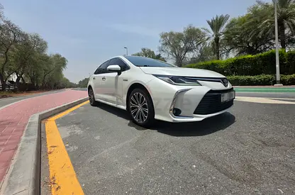 Pristine Toyota Corolla Hybrid 1.8L GLI 2021 in excellent condition.